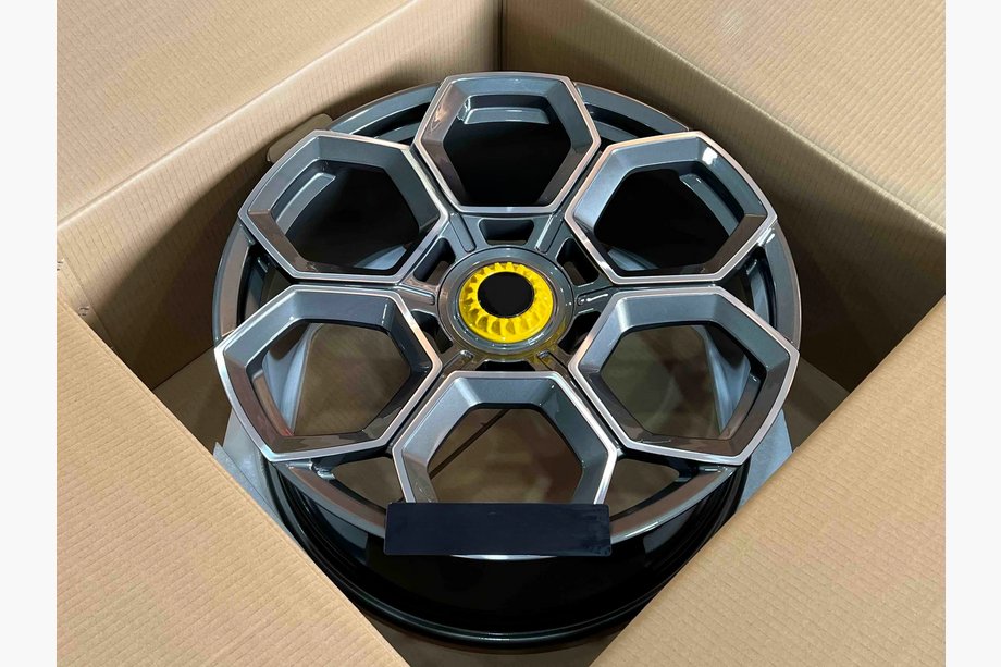 Lamborghini Huracan 2014– Gesmede OEM velgen R20 V1 (4 stuks) Image