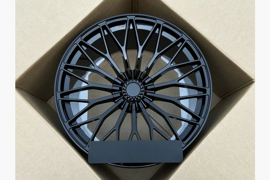 Lamborghini Urus 2018– Gesmede velgen OEM R23 V5 (4 stuks) Image