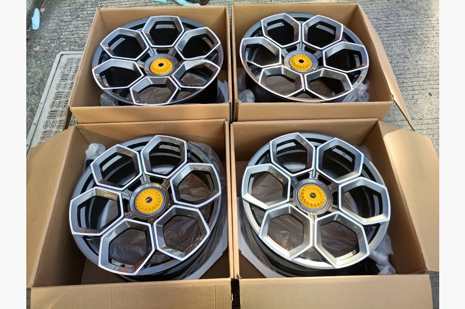 Lamborghini Aventador 2011–2022 Gesmede OEM velgen R20 R21 V9 (4 stuks) Foto 7