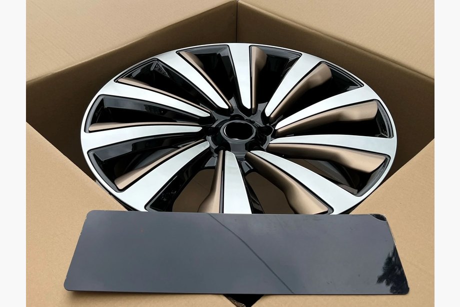 Range Rover V L460 2021– Gesmede OEM R24 V4 velgen (4 stuks) Foto 5
