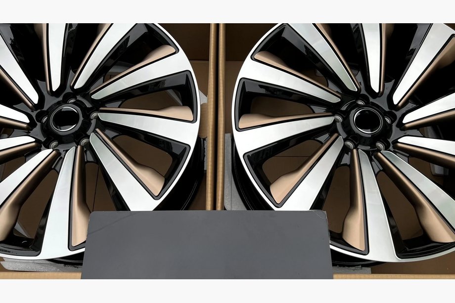 Range Rover V L460 2021– Gesmede OEM R24 V4 velgen (4 stuks) Foto 7
