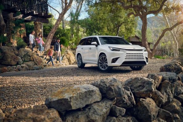 Lexus TX review: Technische specificaties, uitvoeringen, foto's Foto 4