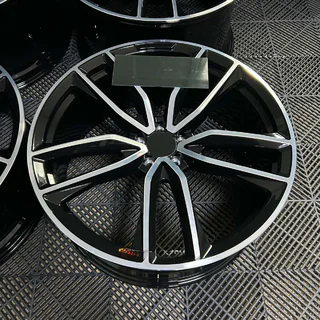 Gesmede velgen OEM R23 V5 (4 stuks) Mercedes GLS X167 2019– foto 2