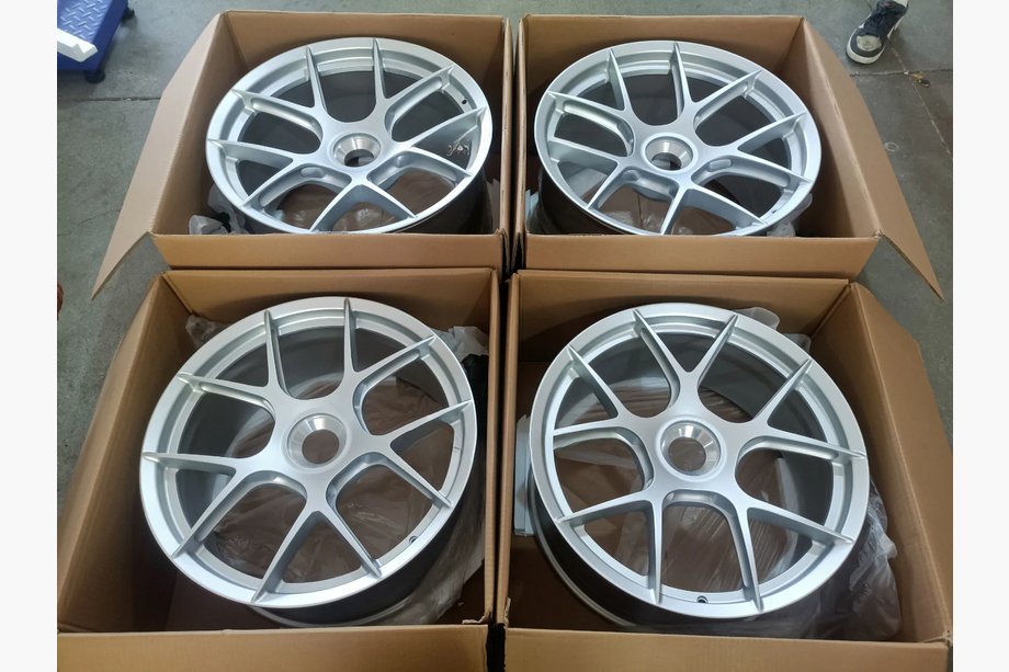 Porsche 911 (992) 2018– Gesmede OEM-velgen R20/R21 V4 (4 stuks) Foto 9