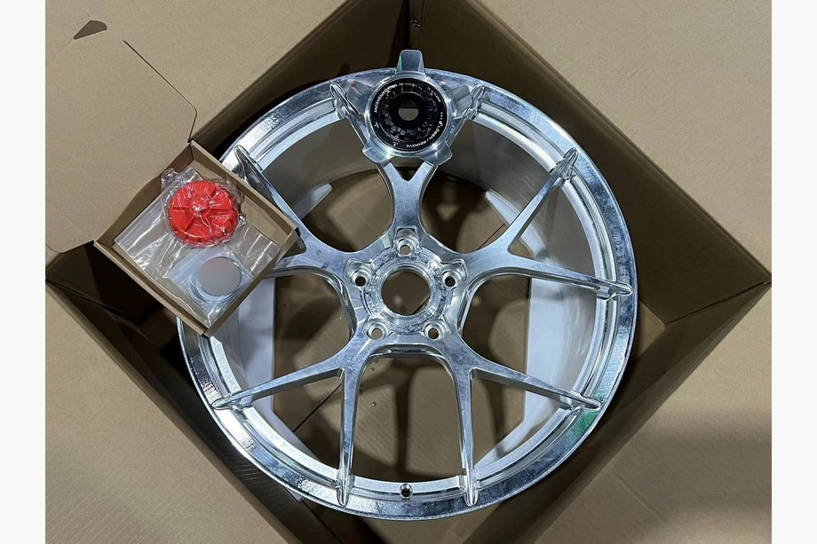 Porsche 911 (992) 2018– Gesmede velgen OEM R20 R21 V15 (4 stuks) Image