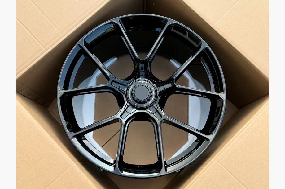 Porsche 911 (992) 2018– Gesmede OEM velgen R20 R21 V30 (4 stuks) Image