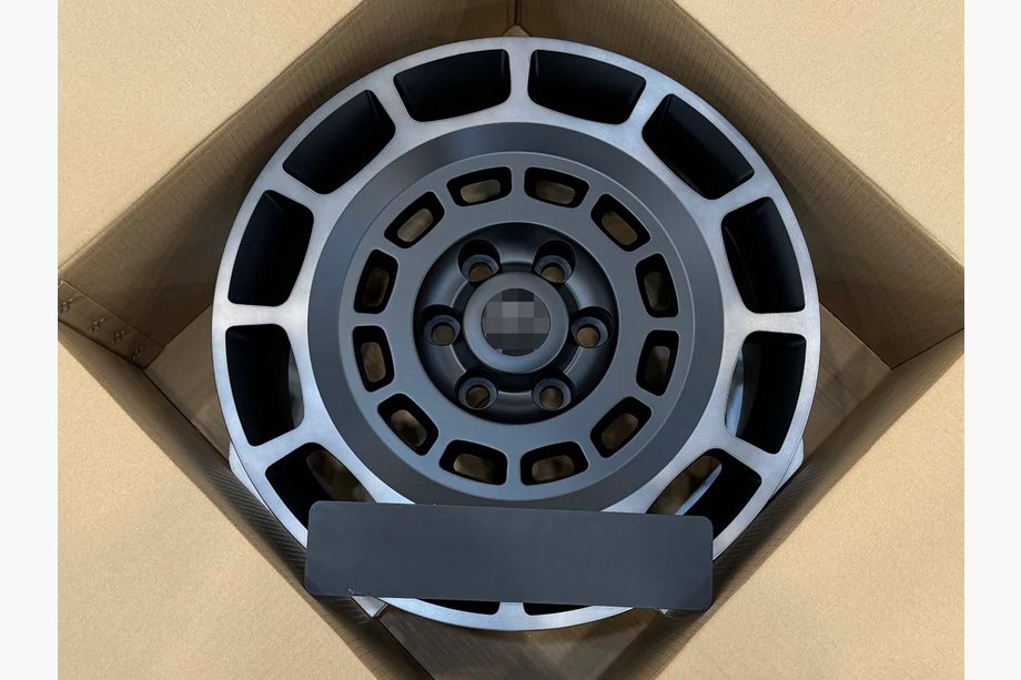 Toyota Land Cruiser 300 2021– Gesmede OEM velgen R20 V2 (4 stuks) Image