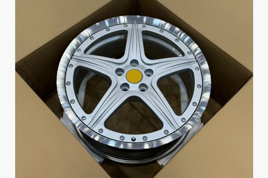 Ferrari 575M Maranello Gesmede OEM velgen R19 V1 (4 stuks) Foto 3