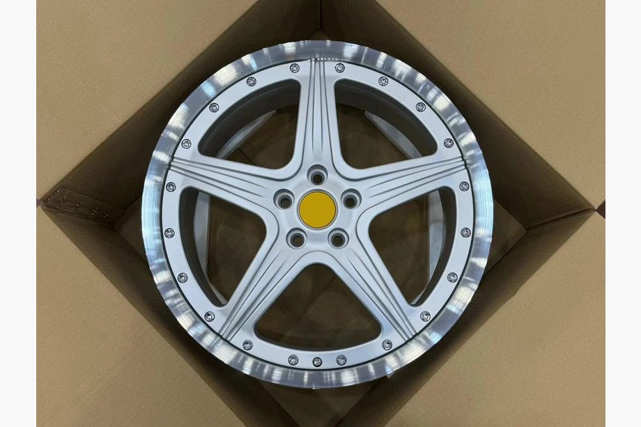 Ferrari 575M Maranello Gesmede OEM velgen R19 V1 (4 stuks) Foto 2