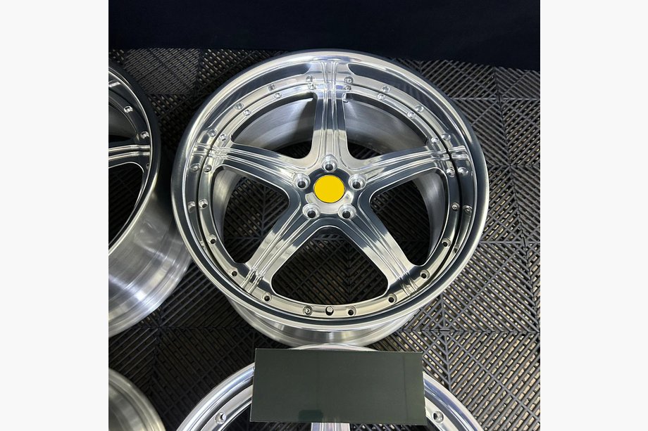 Ferrari 550 Gesmede OEM velgen R19 (4 stuks) Foto 1