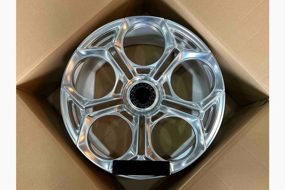 Lamborghini Countach OEM gesmede velgen R20/R21 (4 stuks) Image