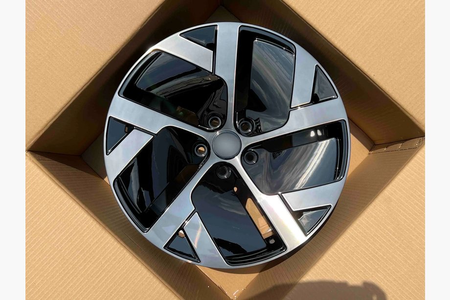 Lucid Air Gesmede OEM velgen R19 V1 (4 stuks) Image