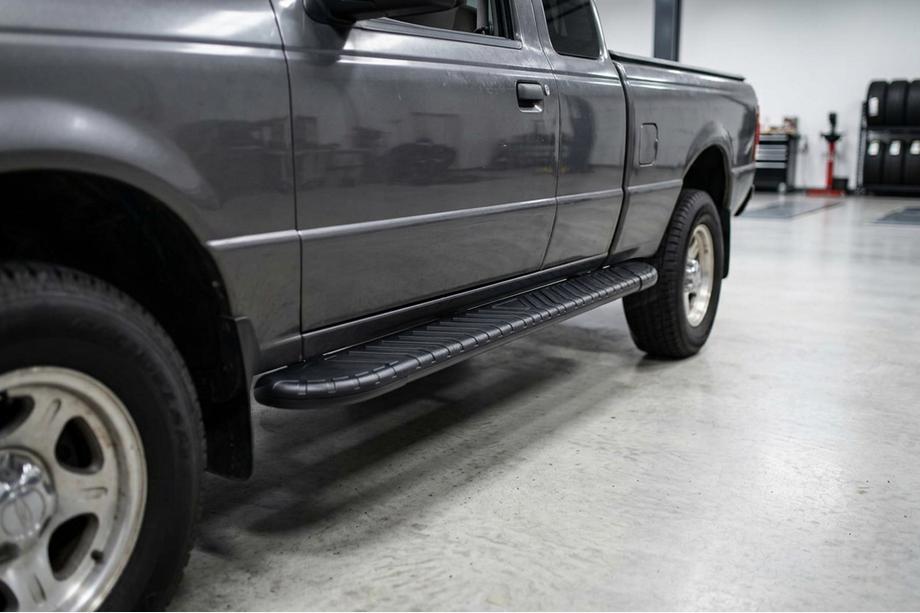 Mazda BT-50 2007–2012 Bosphorus Black side steps (2 st., aluminium) Image