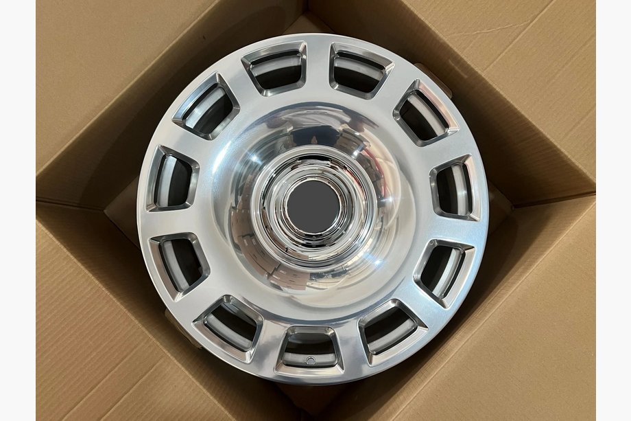 Rolls-Royce Spectre 2023– Gesmede OEM-velgen R21/R22 (4 stuks) Foto 1