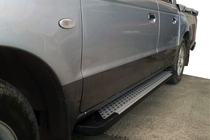 Mazda BT-50 2007–2012 Zijtreden X5-type (2 stuks, aluminium) foto 1