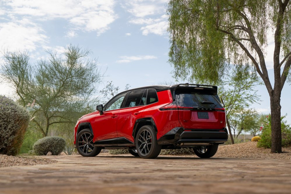 Toyota RAV4 GR Sport Plug-in Hybrid 2026: Overzicht van de zesde generatie Foto 3