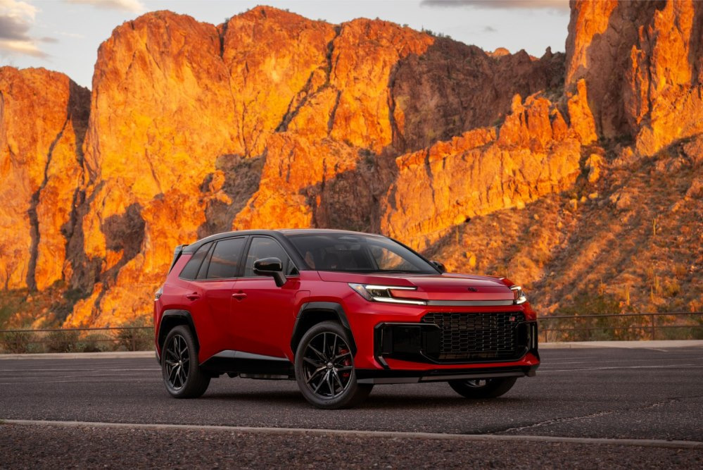 Toyota RAV4 GR Sport Plug-in Hybrid 2026: Overzicht van de zesde generatie