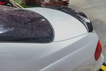 BMW 3-serie E90/E91 2005–2011 M4-Style spoiler (voor E90, hoogglans zwart) foto 1