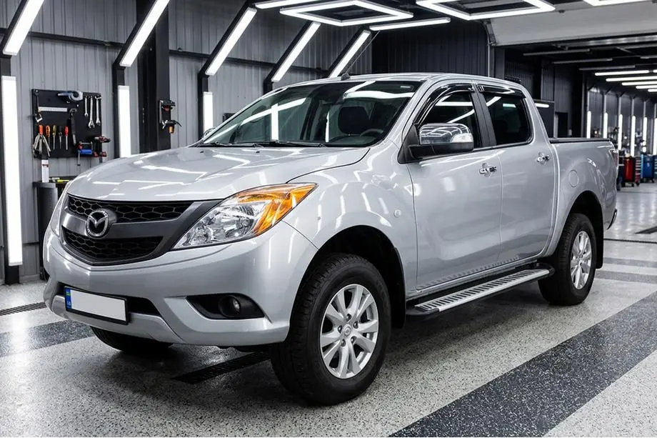 Mazda BT-50 2012– Side steps Line (2 stuks, aluminium) Image