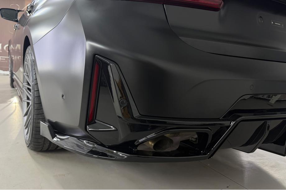 BMW 3 Serie G20/G21 2018– Achterbumper diffuser B-Style LED (voor M-Sport 2023+, ABS) Foto 2