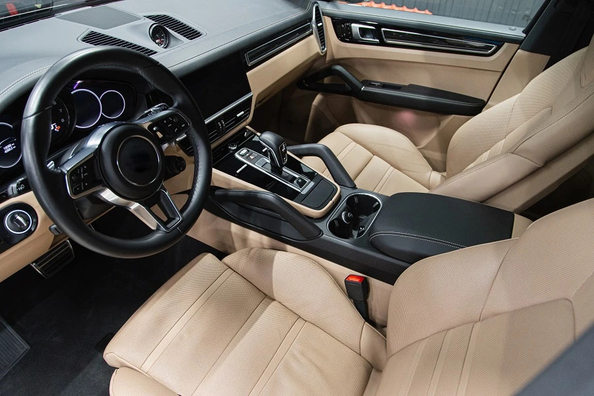 Echt leer of eco-materialen: wat kies je voor autobekleding?