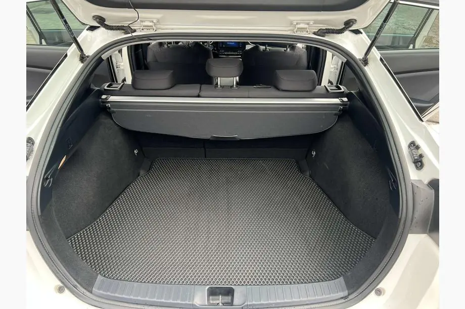 Toyota Prius 2015–2022 EVA kofferbakmat (LB, zwart) Foto 1