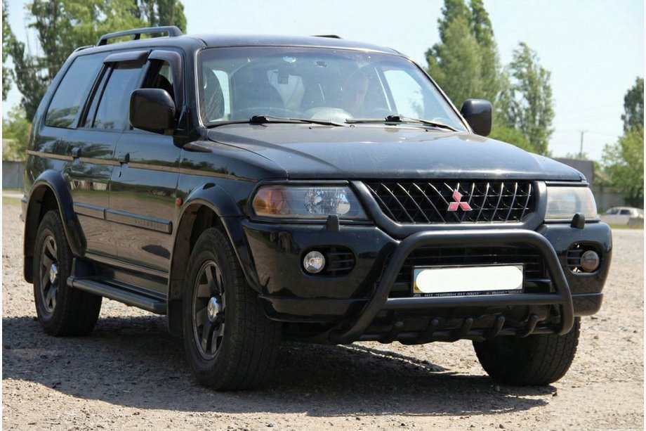 Mitsubishi Pajero Sport 1996–2007 Bullbar WT003 Black (RVS) Foto 1