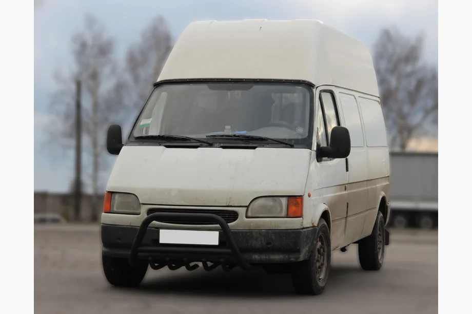 Ford Transit 1991–2000 Bullbar WT003 Black (RVS) Image
