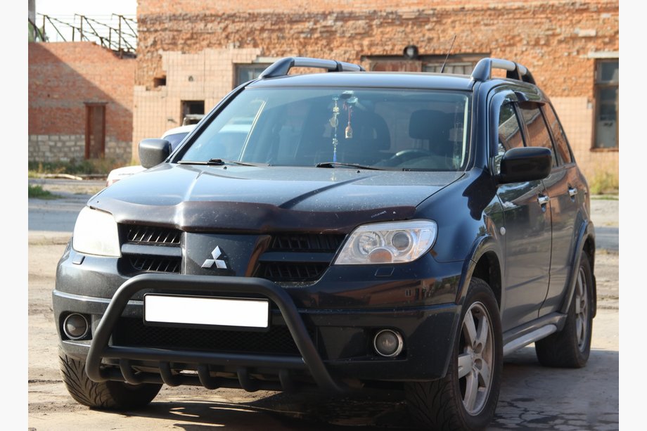 Mitsubishi Outlander 2001–2006 Bullbar WT003 Black (RVS) Foto 4