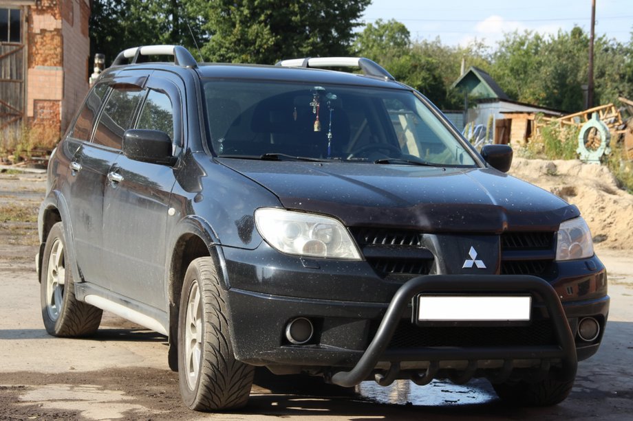 Mitsubishi Outlander 2001–2006 Bullbar WT003 Black (RVS) Foto 1