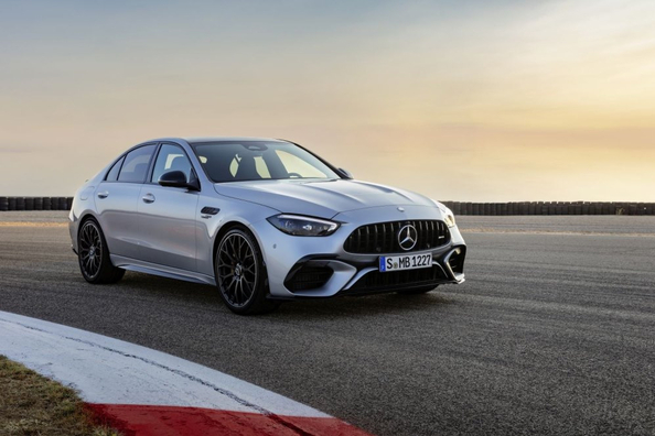 Review Mercedes-Benz C-class AMG C 63 SE Performance (W206): dynamische plug-in hybride in het premiumsegment