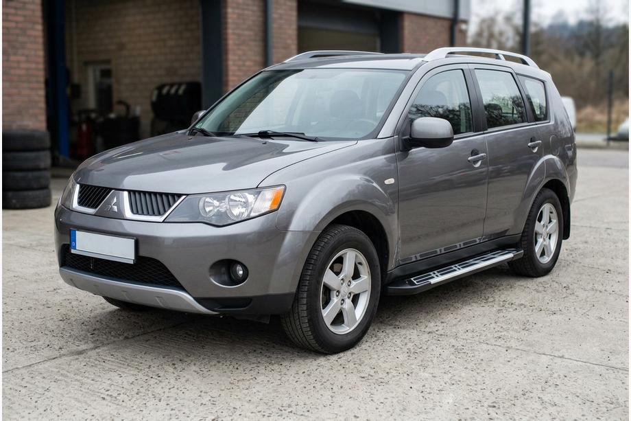 Mitsubishi Outlander 2006–2012 Sunrise side steps (set van 2, aluminium) Image