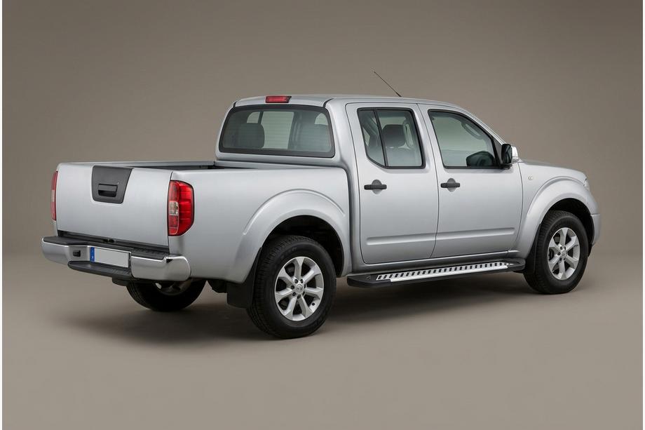 Nissan Navara 2006–2015 Side steps Line (2 stuks, aluminium) Image