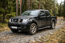 Nissan Navara 2006–2015 Maydos V1 zijtreden (set 2 stuks, aluminium + RVS) foto 1