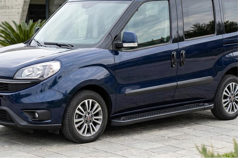 Opel Combo 2012–2018 Allmond Black zijtreden (2 st., aluminium) Korte wielbasis Image