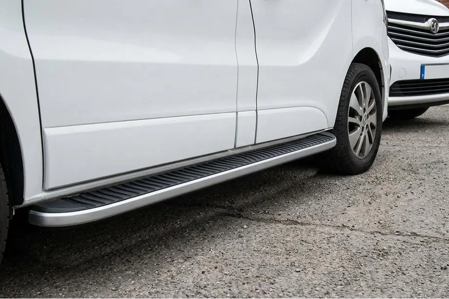 Nissan Primastar 2002–2014 Tayga side steps (2 stuks, aluminium) Image
