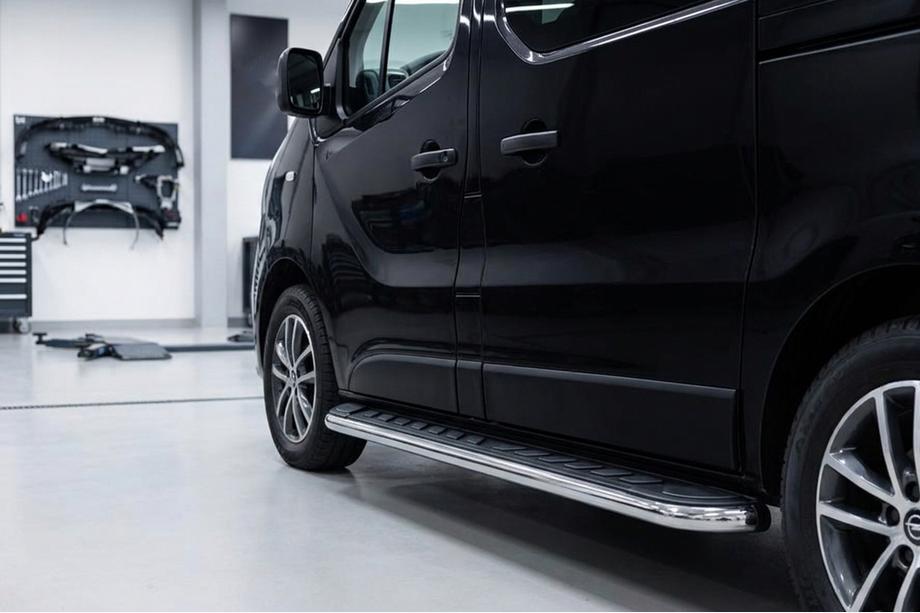 Opel Vivaro 2001–2015 Maydos V1 zijtreden (set 2 stuks, aluminium + RVS) Image