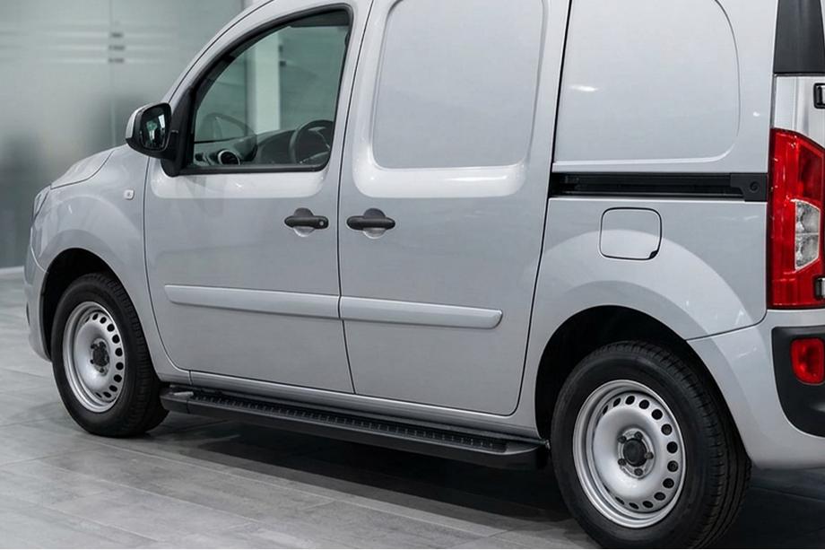 Renault Kangoo 2008–2020 Allmond Black zijtreden (2 st., aluminium) Korte wielbasis Image
