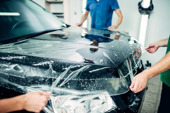 Lakbeschermingsfolie (PPF) voor auto’s: is het de moeite waard en wanneer is het echt zinvol? Foto 1