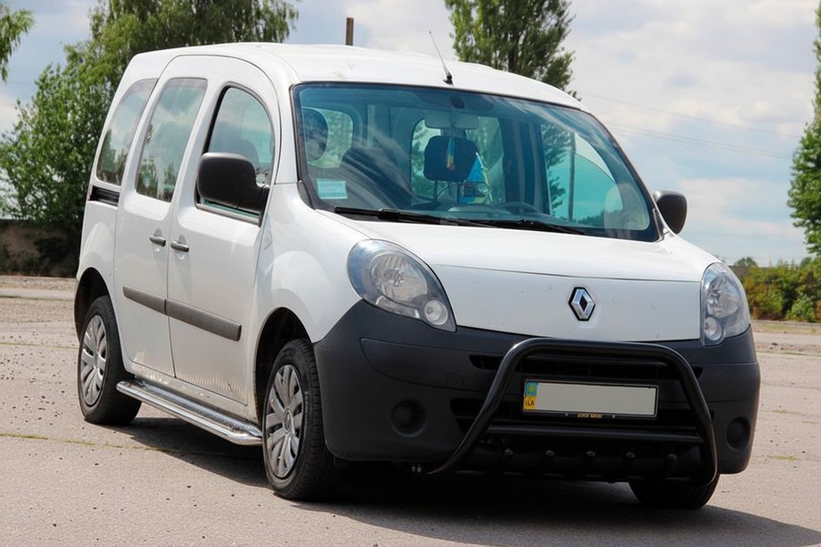 Renault Kangoo 2008–2020 Bullbar WT003 Black (RVS) Image