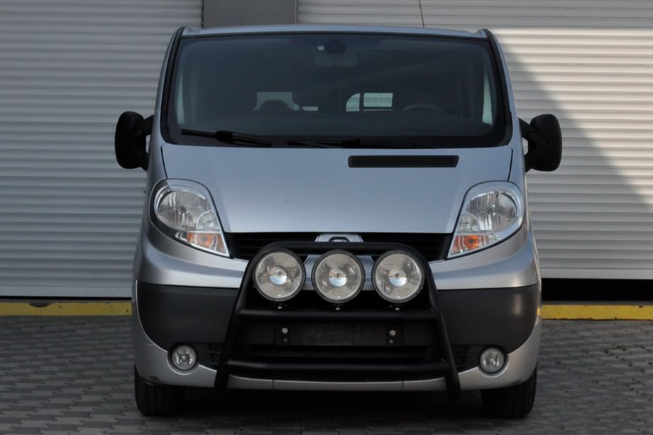 Opel Vivaro 2001–2015 Bullbar WT018 Black (RVS) Image