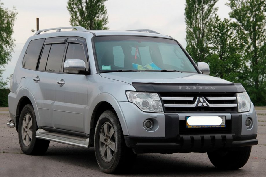 Mitsubishi Pajero Wagon IV 2006–2021 Bullbar ST015-13 Black (RVS) Image