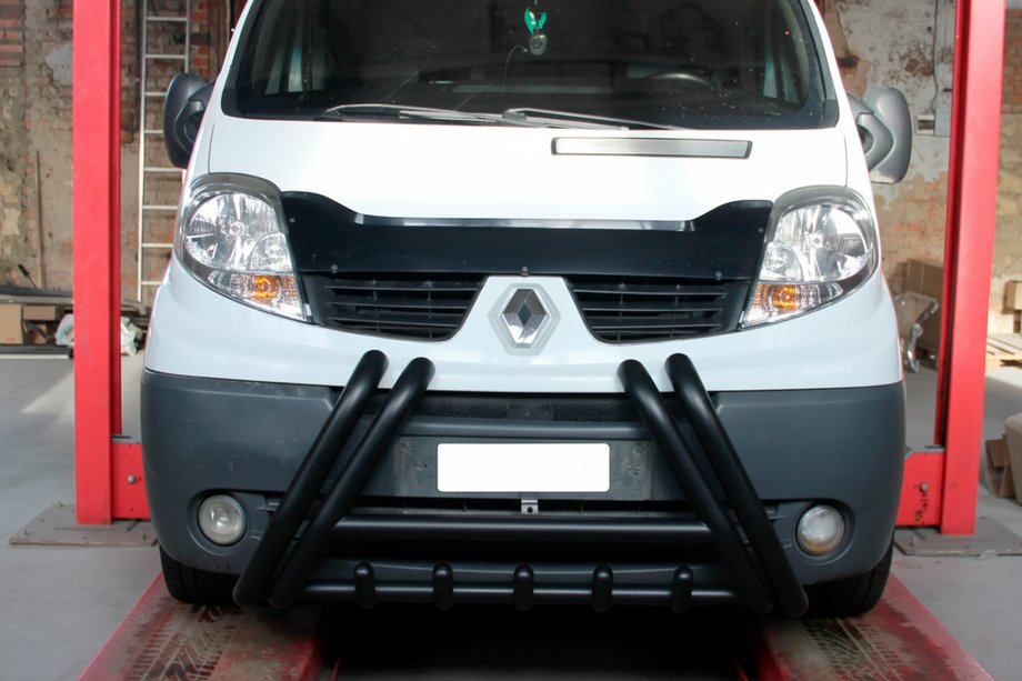 Renault Trafic 2001–2015 Bullbar F1-01 Black (RVS) Image
