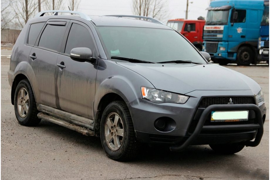 Mitsubishi Outlander 2006–2012 Bullbar WT007 Black (RVS) Image