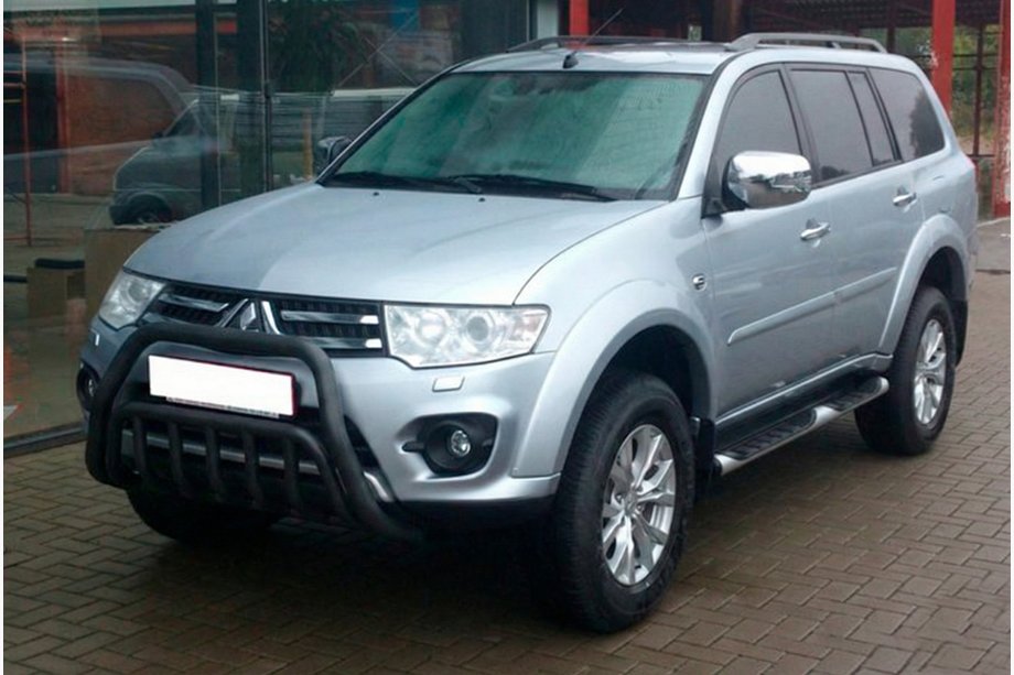 Mitsubishi Pajero Sport 2008–2015 Voorkantbescherming WT002 Black (RVS) Foto 2