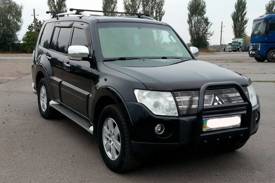 Mitsubishi Pajero Wagon IV 2006–2021 Bullbar QT007 Black (roestvrij staal) Image