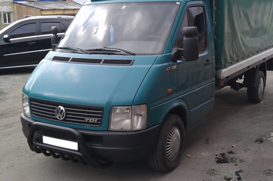 Volkswagen LT 1995–2006 Bullbar WT002 Black (roestvrij staal) Foto 1