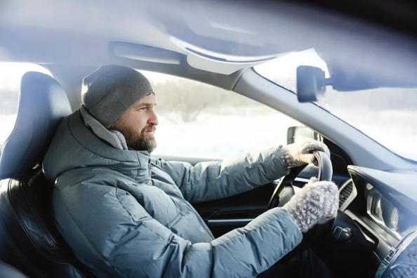 Waarom het auto-interieur in de winter snel afkoelt: oorzaken en warmtetips