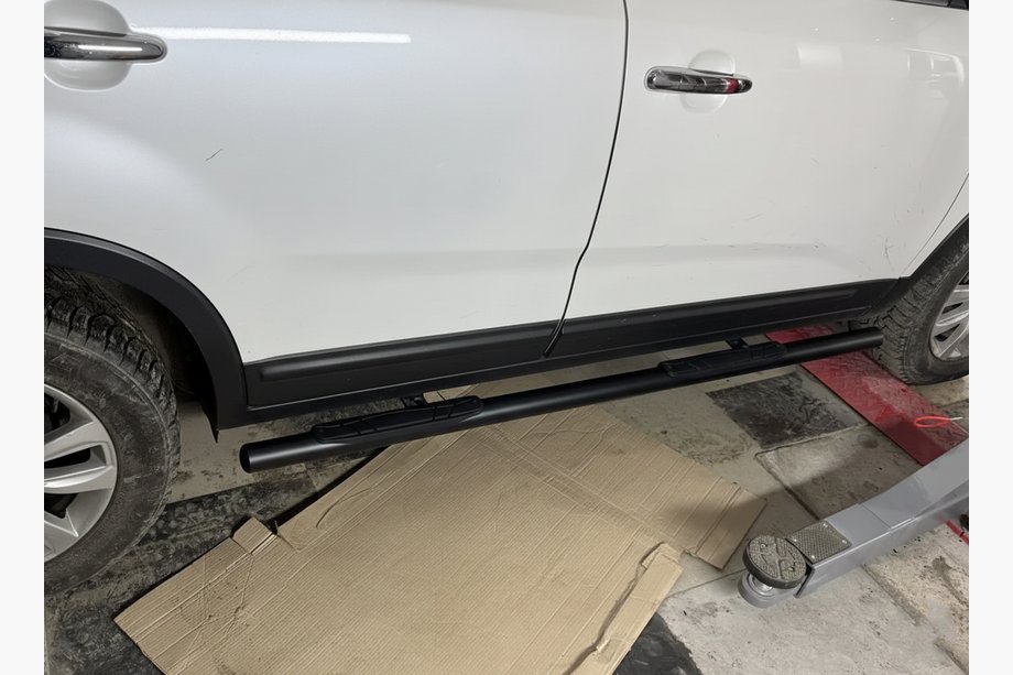 Kia Sorento II XM 2009–2014 Sidebars Black (2 stuks, RVS) Image