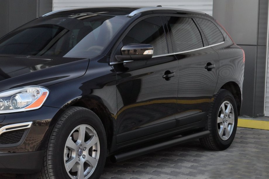 Volvo XC60 2009–2017 Side bars BB004 Black (2 stuks, RVS) Image